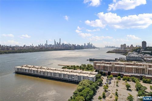350 The Promenade, Edgewater, NJ, 07020 | Card Image