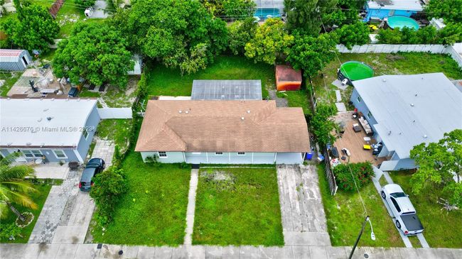 0 - 272 Ne 42nd St, House other with 3 bedrooms, 2 bathrooms and null parking in Deerfield Beach FL | Image 4