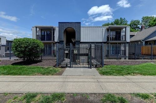 12-4157 Roanoke Rd, Kansas City, MO, 64111-4724 | Card Image