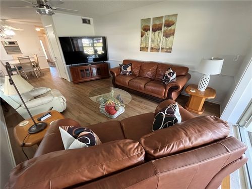 101-37 Pine Arbor Ln, VERO BEACH, FL, 32962-4641 | Card Image