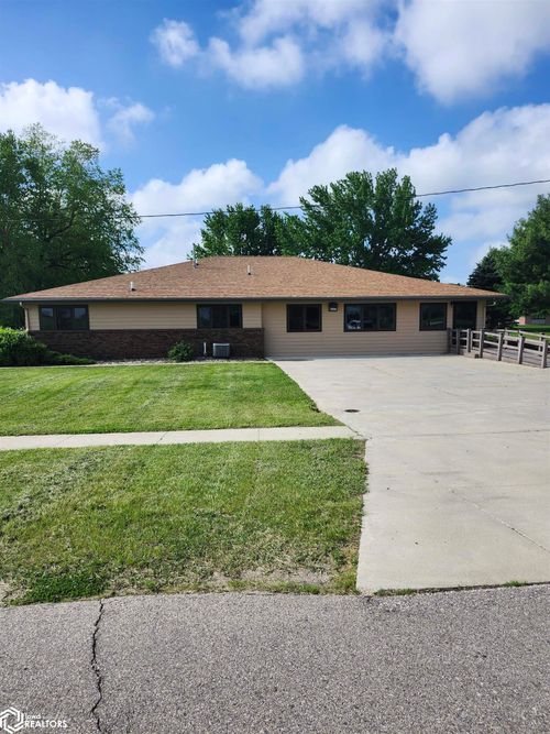 319 Country Club Dr, Belmond, IA, 50421-1740 | Card Image