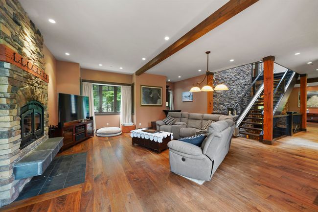 27714 Aspen Pl, House other with 5 bedrooms, 5 bathrooms and 8 parking in Maple Ridge BC | Image 14