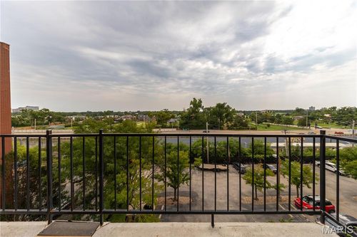 59-5630 Pershing Ave, Saint Louis, MO, 63112-1760 | Card Image