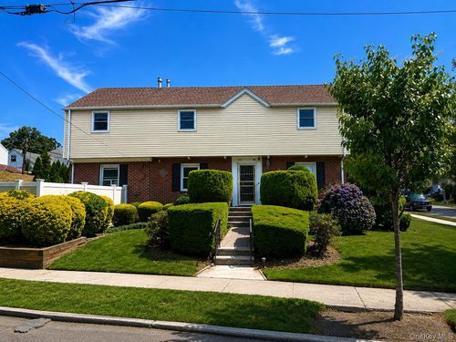 21104 Richland Ave, Oakland Gardens, NY, 11364-3248 | Card Image