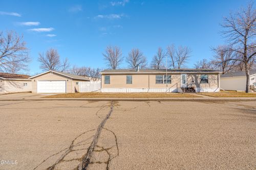 520-2500 Centennial Rd, Bismarck, ND, 58503-0740 | Card Image