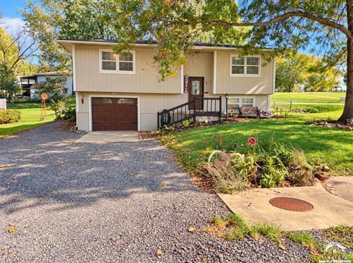 7 Stevens Rd, Eudora, KS, 66025-9219 | Card Image