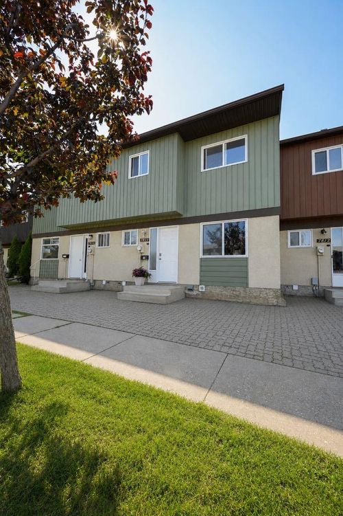 7811 Cedar Wood Pk, Grande Prairie, AB, T8V4R8 | Card Image