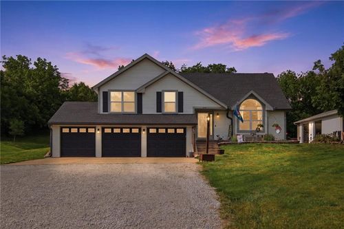 964 N Highway 5, Lansing, KS, 66043-6268 | Card Image