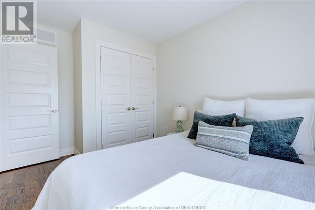 741 Brownstone Dr, Townhouse with 3 bedrooms, 3 bathrooms and null parking in Windsor ON | Image 37