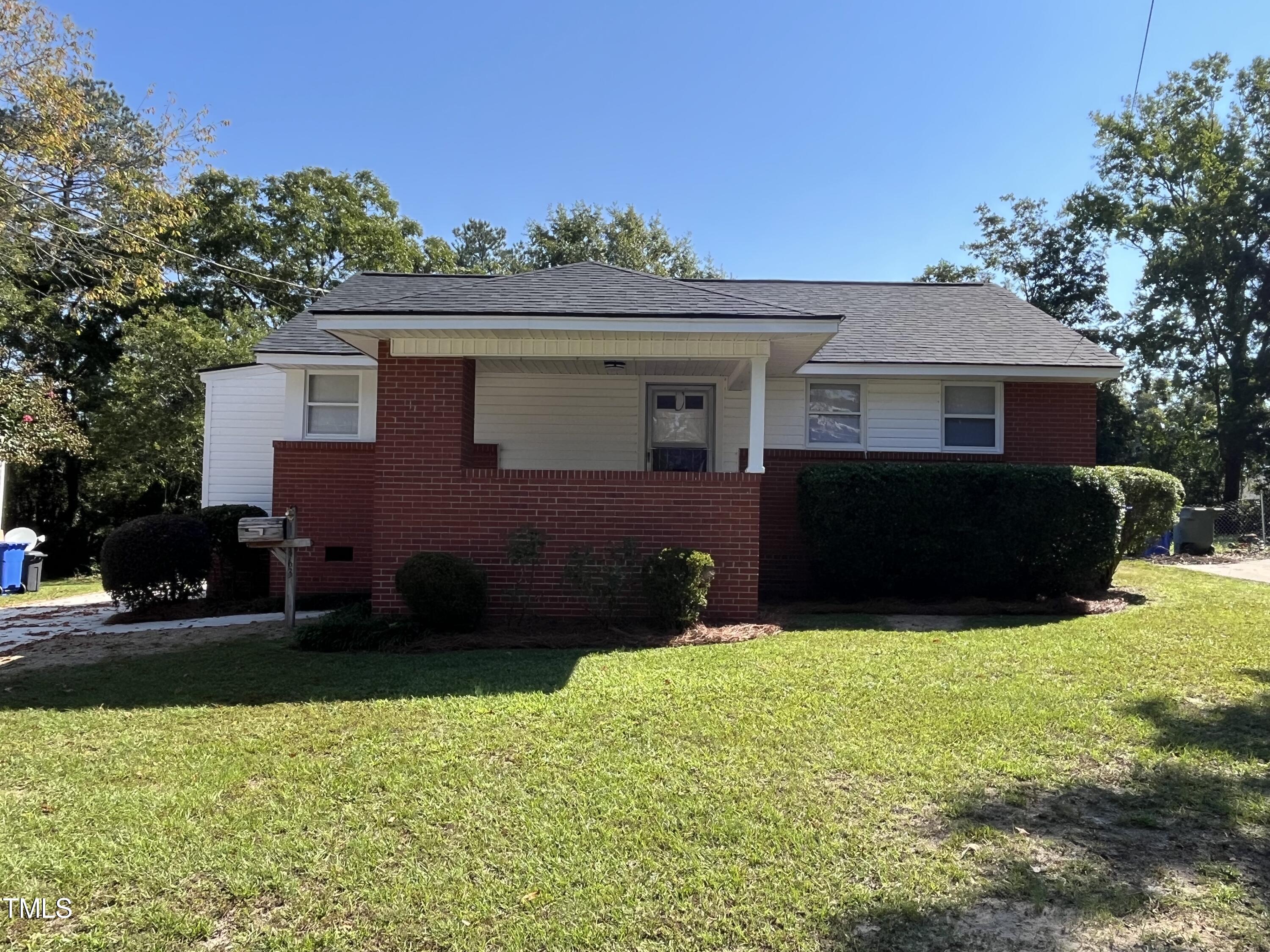 Mcrae Dr, Fayetteville, NC 28305