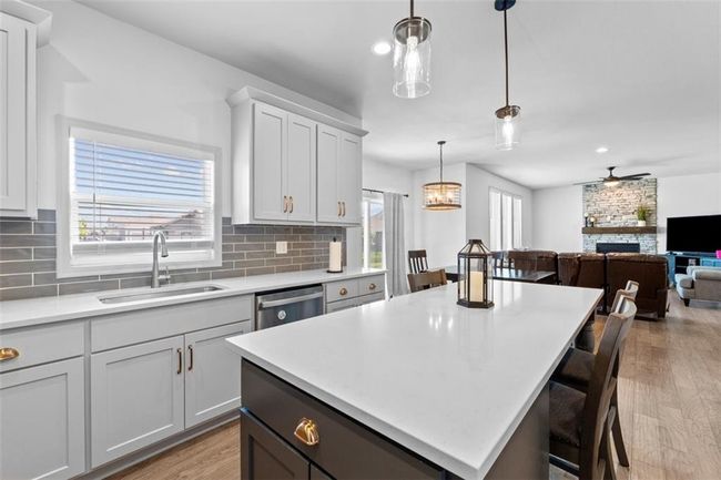 19623 196 Th Ter, House other with 5 bedrooms, 4 bathrooms and null parking in Spring Hill KS | Image 7
