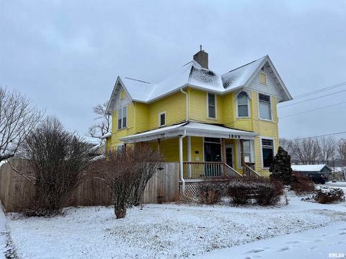 1805 N 2nd St, Clinton, IA, 52732-2642 | Card Image