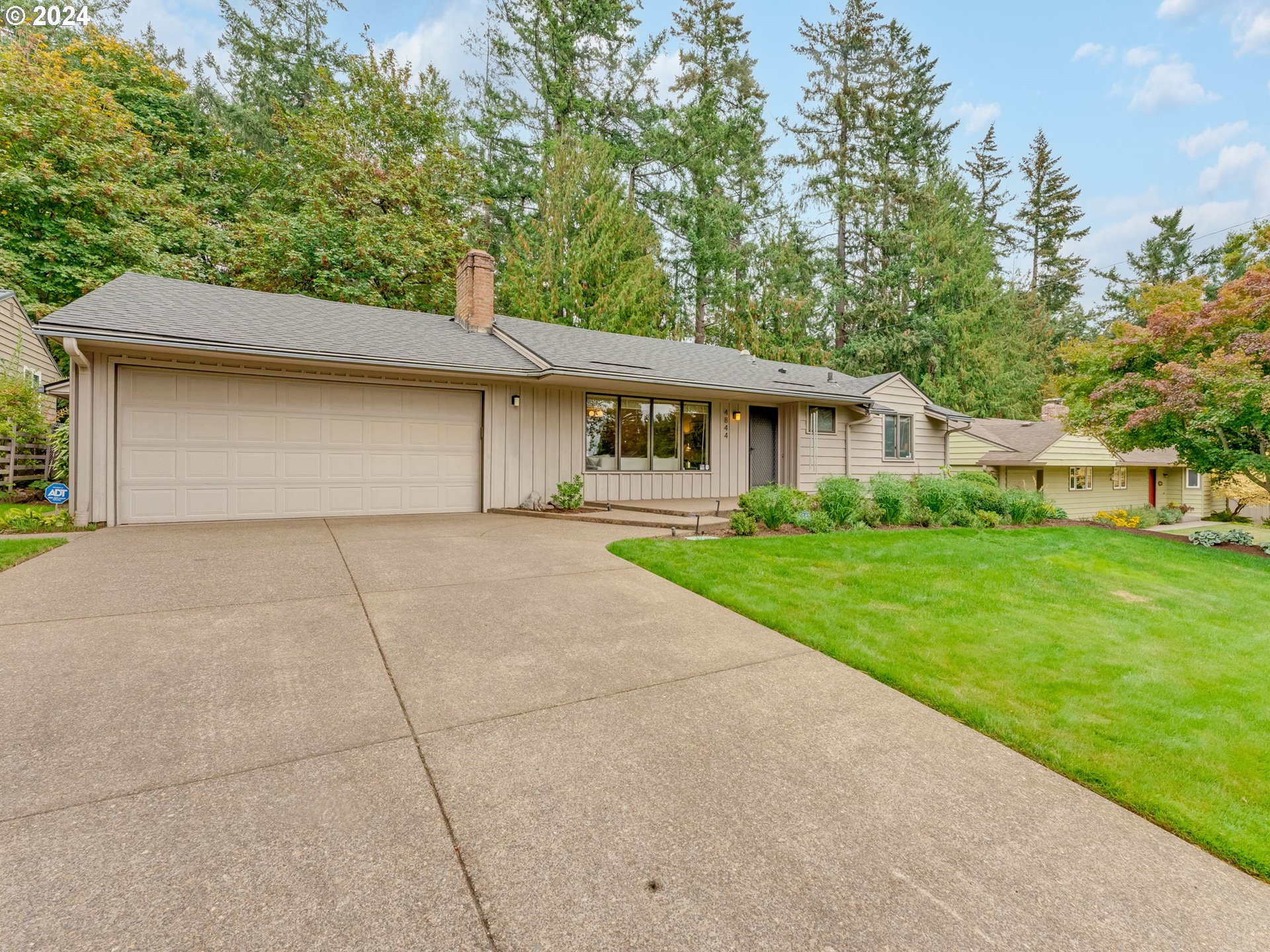 39th Dr, Portland, OR 97221