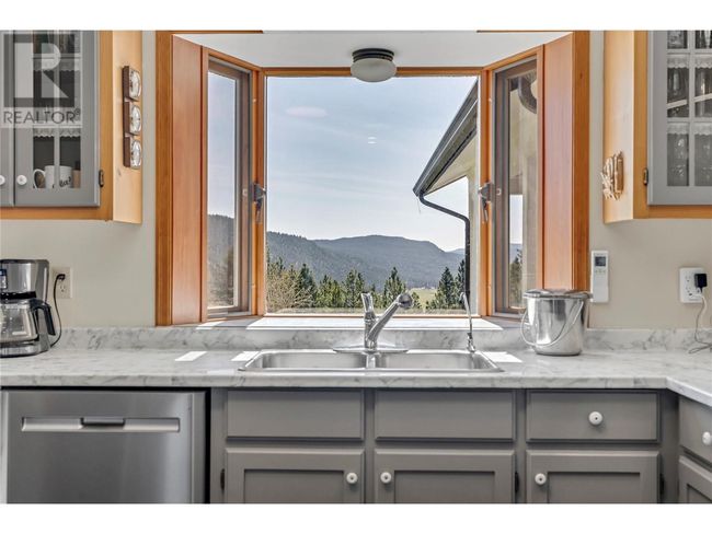 30 Osborne Rd, House other with 3 bedrooms, 2 bathrooms and 4 parking in Summerland BC | Image 15