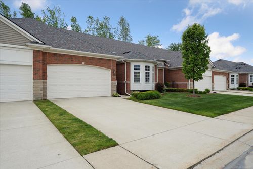 14972 Village Park Circle, Shelby Charter Township, MI, 48315 | Card Image