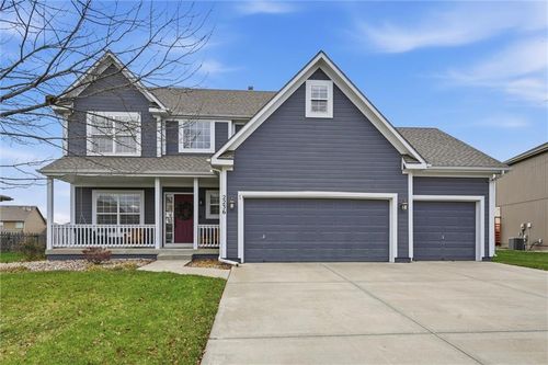 2236 Sw Hawk View Rd, Lee's Summit, MO, 64082-4014 | Card Image