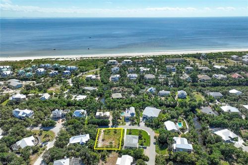 524 Lagoon Dr, SANIBEL, FL, 33957-7206 | Card Image