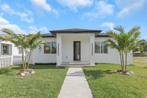 711 42nd Ave S, ST PETERSBURG, FL, 33705-4415 | Card Image