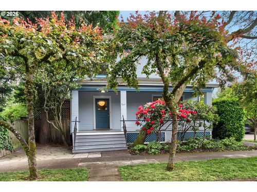 902 Ne Thompson St, Portland, OR, 97212 | Card Image