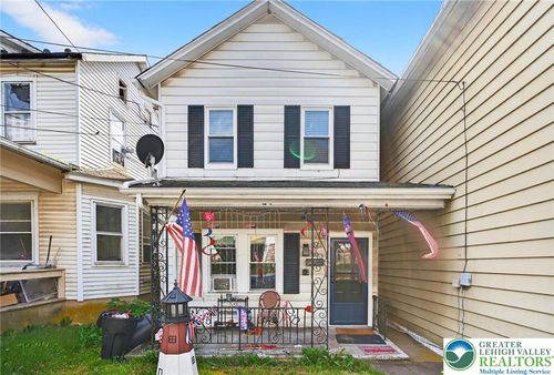 10 S Broad St, East Bangor, PA, 18013-2210 | Card Image