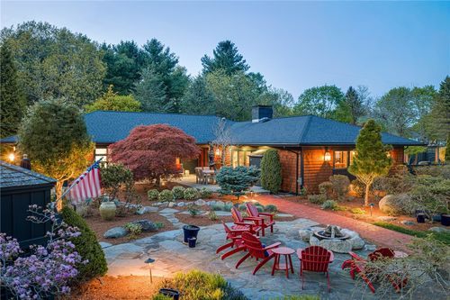 77 Janice Rd, Warwick, RI, 02886-8343 | Card Image