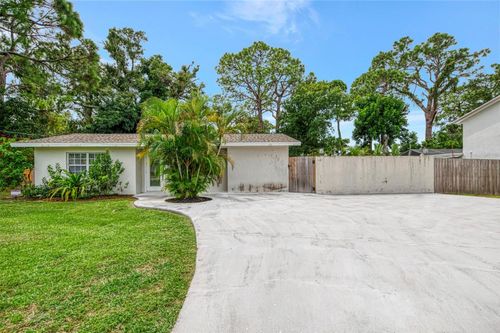 2136 Brueckner Dr, SARASOTA, FL, 34231-6914 | Card Image