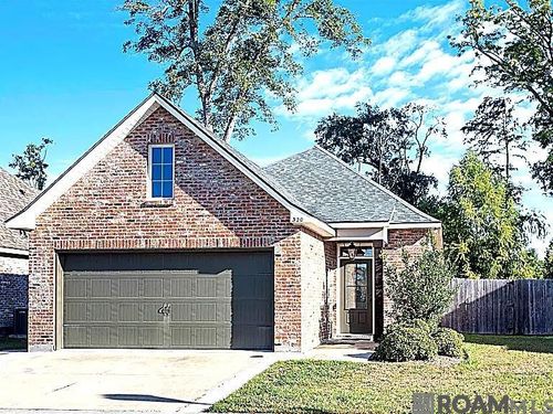 320 Lake Breeze Dr, Baton Rouge, LA, 70820-5328 | Card Image