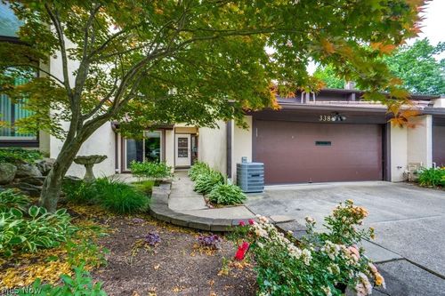 3388 S Smith Rd, Fairlawn, OH, 44333-3006 | Card Image