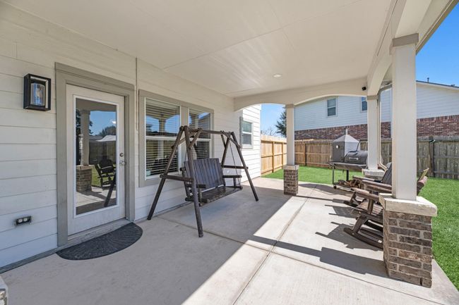 Back patio. | Image 35
