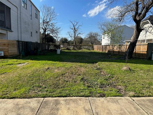 108 Cosmos St, Houston, TX, 77009-5602 | Card Image