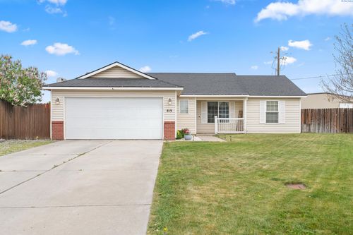 819 Jessica Ct, Grandview, WA, 98930-1655 | Card Image