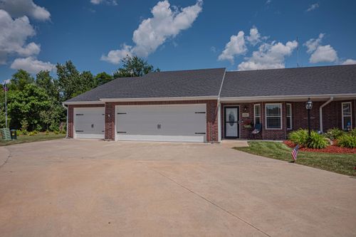 1331 Lantern Pointe Dr, MOBERLY, MO, 65270-4579 | Card Image