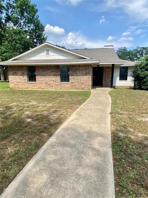 2111 Wisteria St, Denton, TX, 76205-7469 | Card Image
