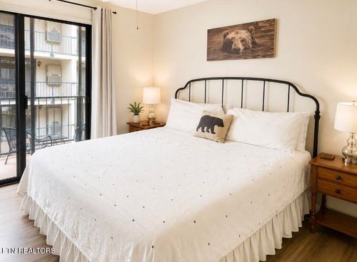 unit-303-685 River Rd, Gatlinburg, TN, 37738 | Card Image