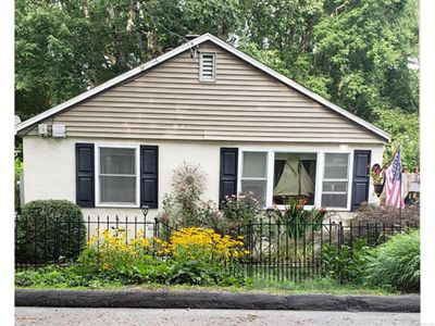 39 Spring Glen Road, House other with 3 bedrooms, 1 bathrooms and 3 parking in East Lyme CT | Image 1