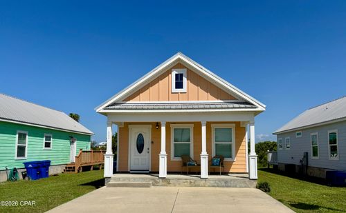 111 Ocean View Dr, Mexico Beach, FL, 32456-4538 | Card Image