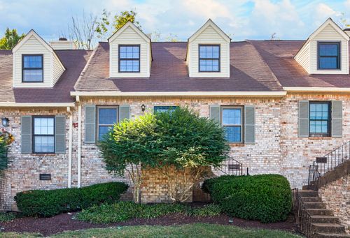319 Deerpoint Dr, Hendersonville, TN, 37075-3990 | Card Image