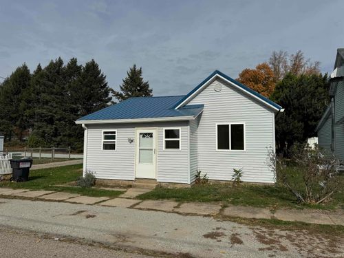 101 Vandalia St., La Paz, IN, 46537 | Card Image