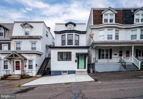 504 Greenwood Ave, POTTSVILLE, PA, 17901-3730 | Card Image