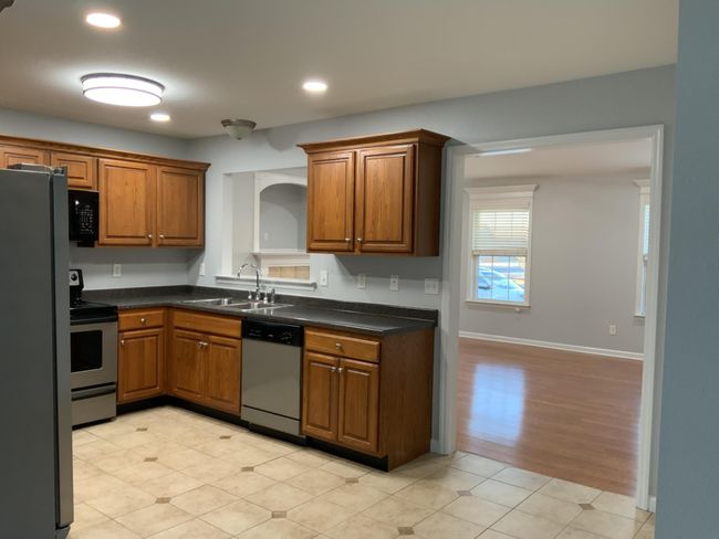 1702 Cedar Creek Dr, Home with 3 bedrooms, 2 bathrooms and 1 parking in Rossville GA | Image 8