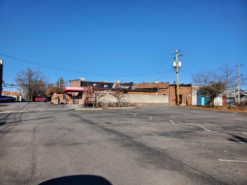 213 E Main St, Carbondale, IL, 62901-3008 | Card Image