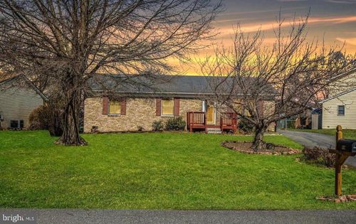107 Golden Pond Cir, STEPHENS CITY, VA, 22655-2378 | Card Image