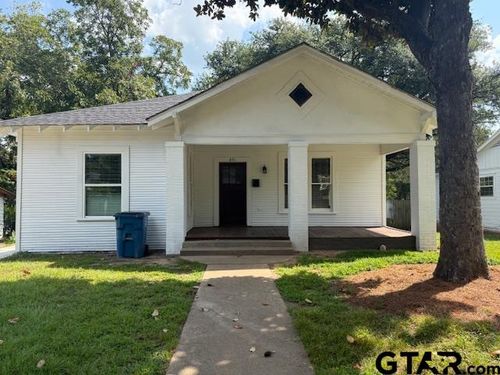 631 Dallas St, Jacksonville, TX, 75766-2526 | Card Image