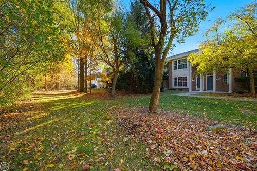 13199 Hazelnut Dr, Sterling Heights, MI, 48313-1167 | Card Image