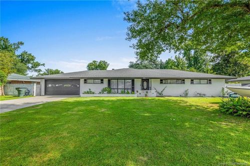 242 Spring St, Lake Charles, LA, 70605-5618 | Card Image