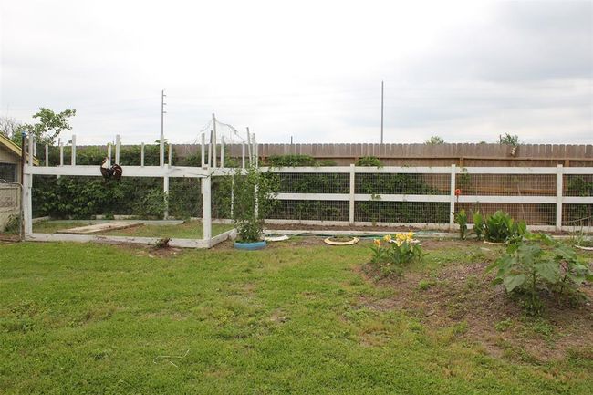 206 Riverside St, House other with 3 bedrooms, 3 bathrooms and null parking in Highlands TX | Image 30