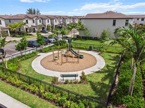 221 Sw 159th Way, Pembroke Pines, FL, 33027-4243 | Card Image