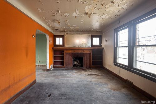 9169 Ward St, Detroit, MI, 48228-2646 | Card Image
