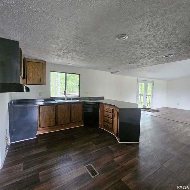 22488 N Mayflower Ln, House other with 3 bedrooms, 2 bathrooms and null parking in Dix IL | Image 14