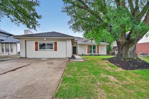 2832 Red Oak Dr, Grand Prairie, TX, 75052-4424 | Card Image